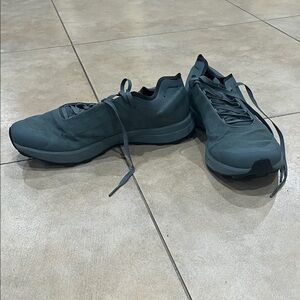 “SOLD” Arc'teryx Norvan SL Men's Dark Gray Athletic trail running sneakers, size